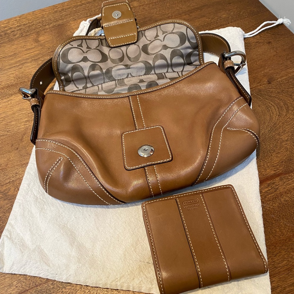 COACH BAG SADDLE LEATHER WITH MATCHING WALLET INCLUDES DUST BAG. A+ condition - Picture 6 of 9